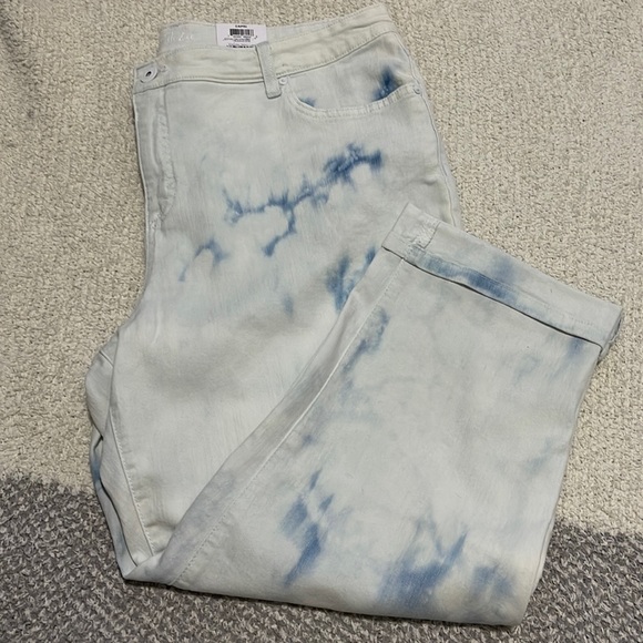 Style & Co. Pants - NWT- Style & Co. - 18. Curvy Capri